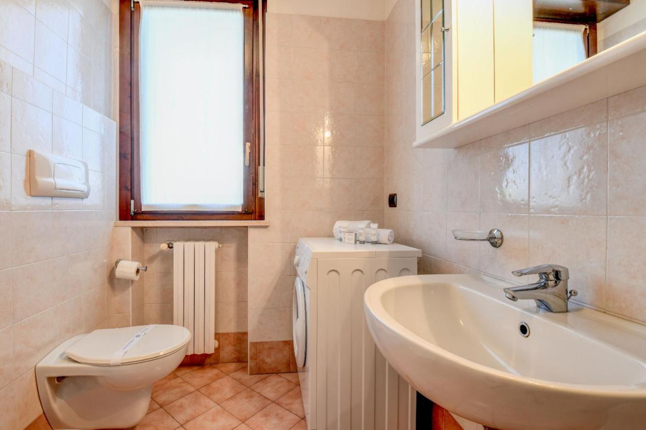 Residence Meridiana Пескиера дел Гарда Екстериор снимка
