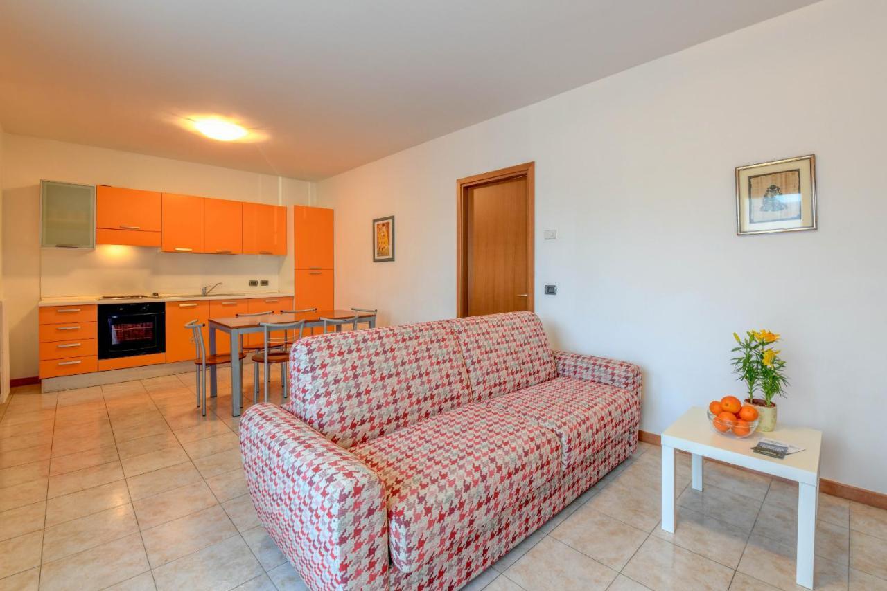 Residence Meridiana Пескиера дел Гарда Екстериор снимка