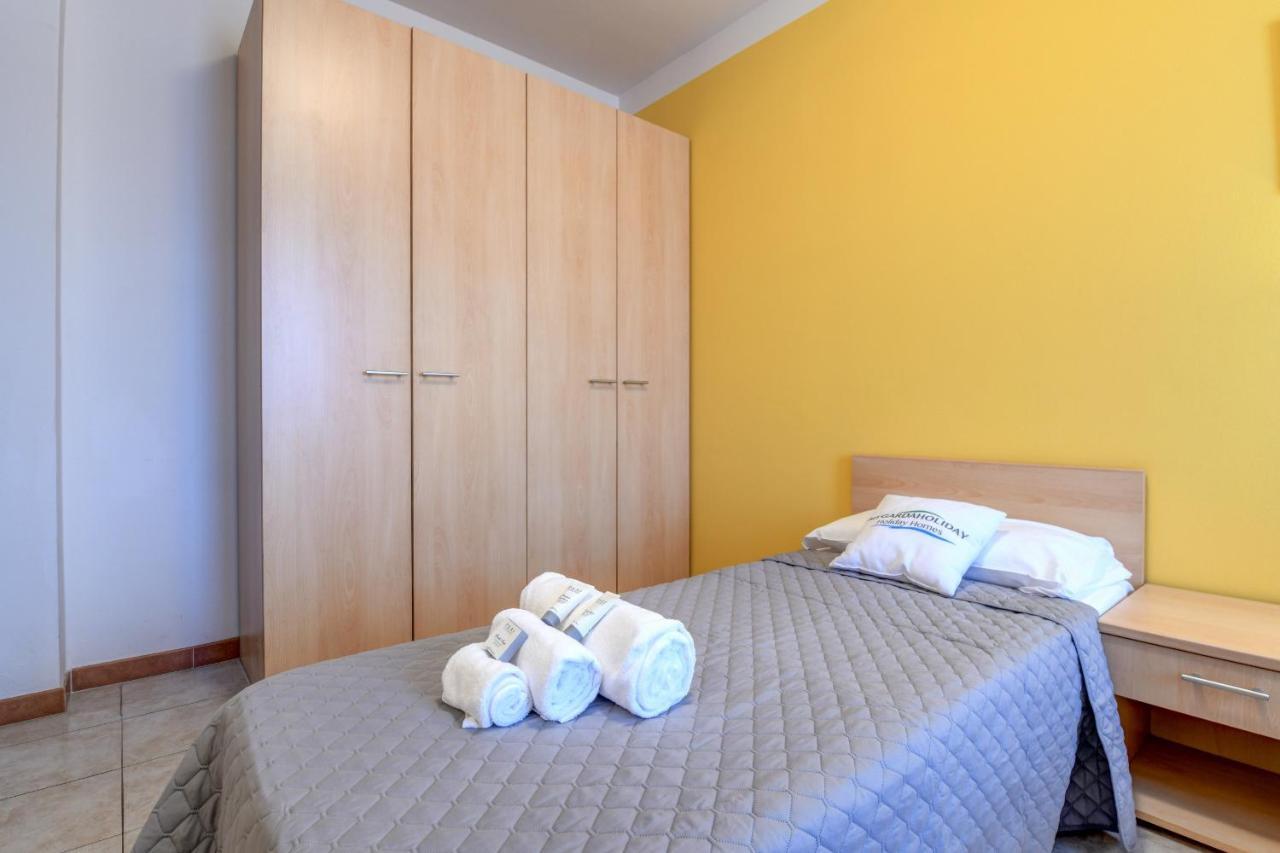 Residence Meridiana Пескиера дел Гарда Екстериор снимка