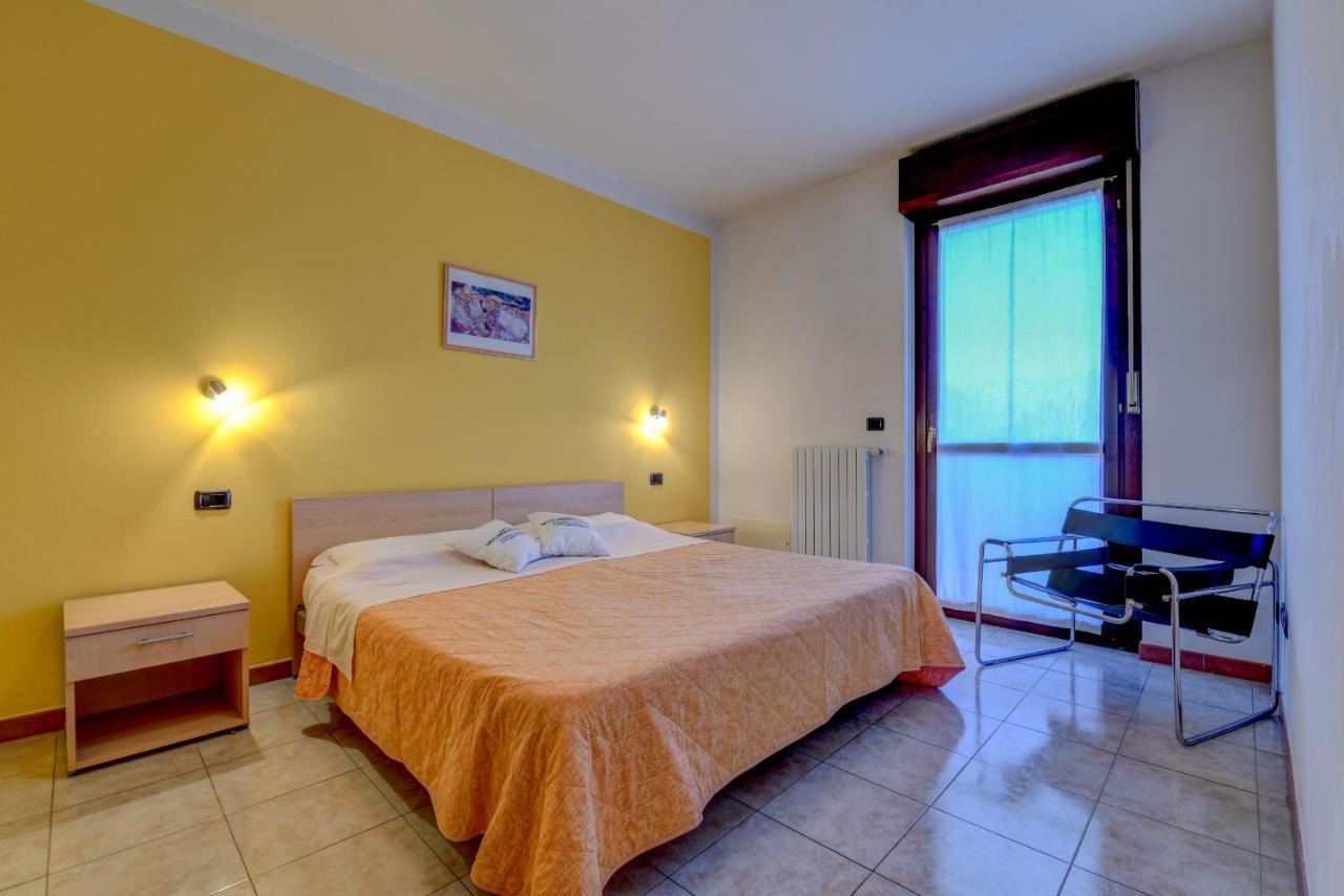 Residence Meridiana Пескиера дел Гарда Екстериор снимка