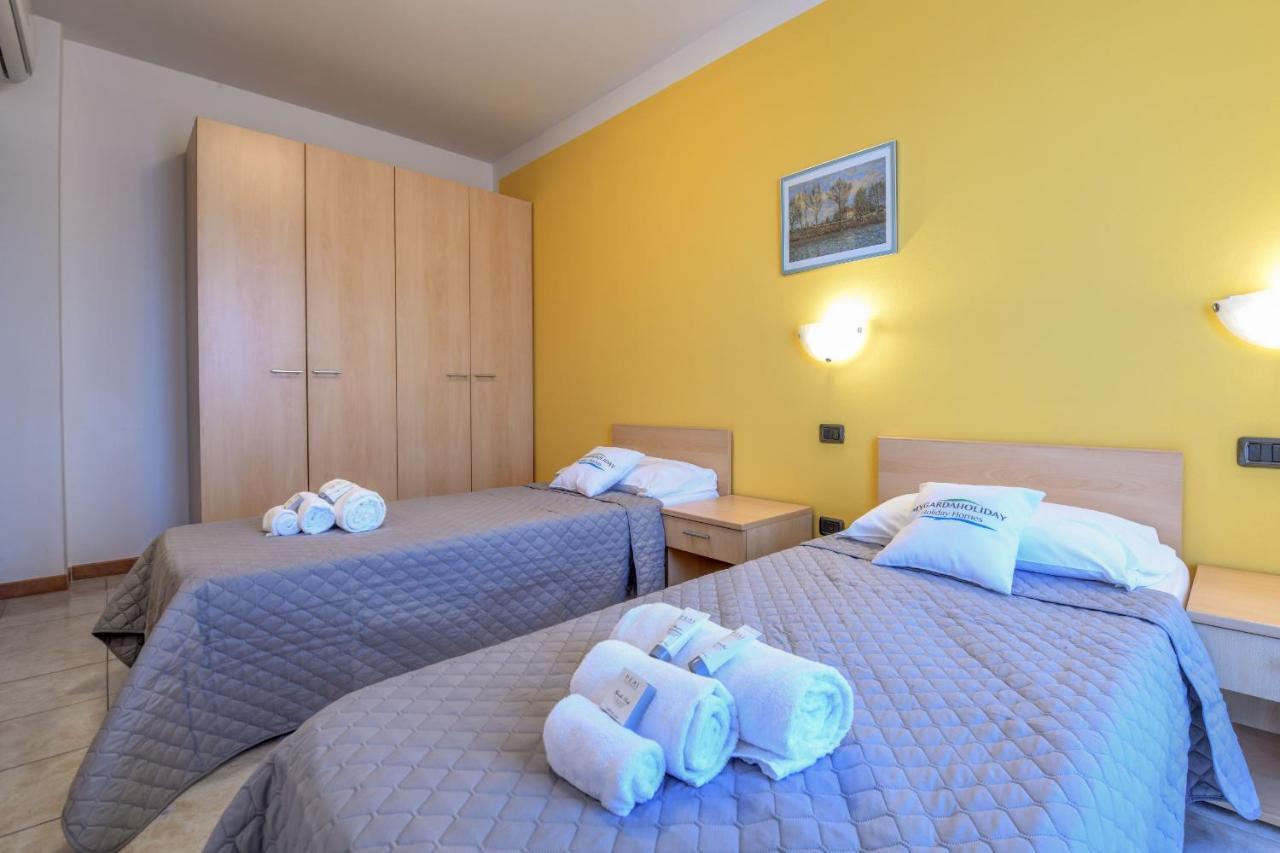 Residence Meridiana Пескиера дел Гарда Екстериор снимка