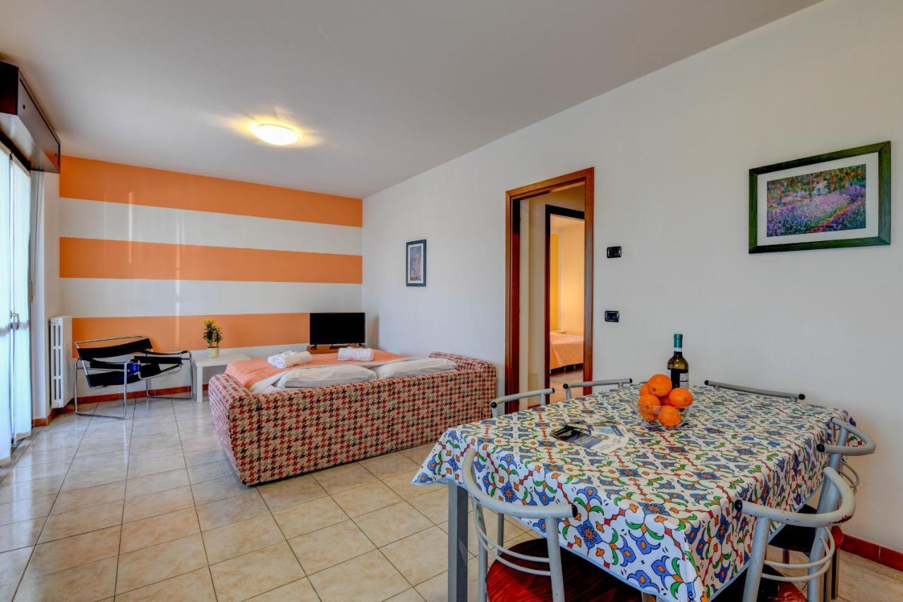 Residence Meridiana Пескиера дел Гарда Екстериор снимка